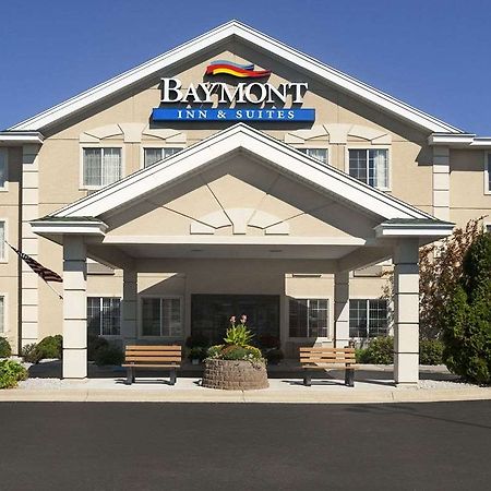 Baymont By Wyndham Mackinaw City Exterior foto
