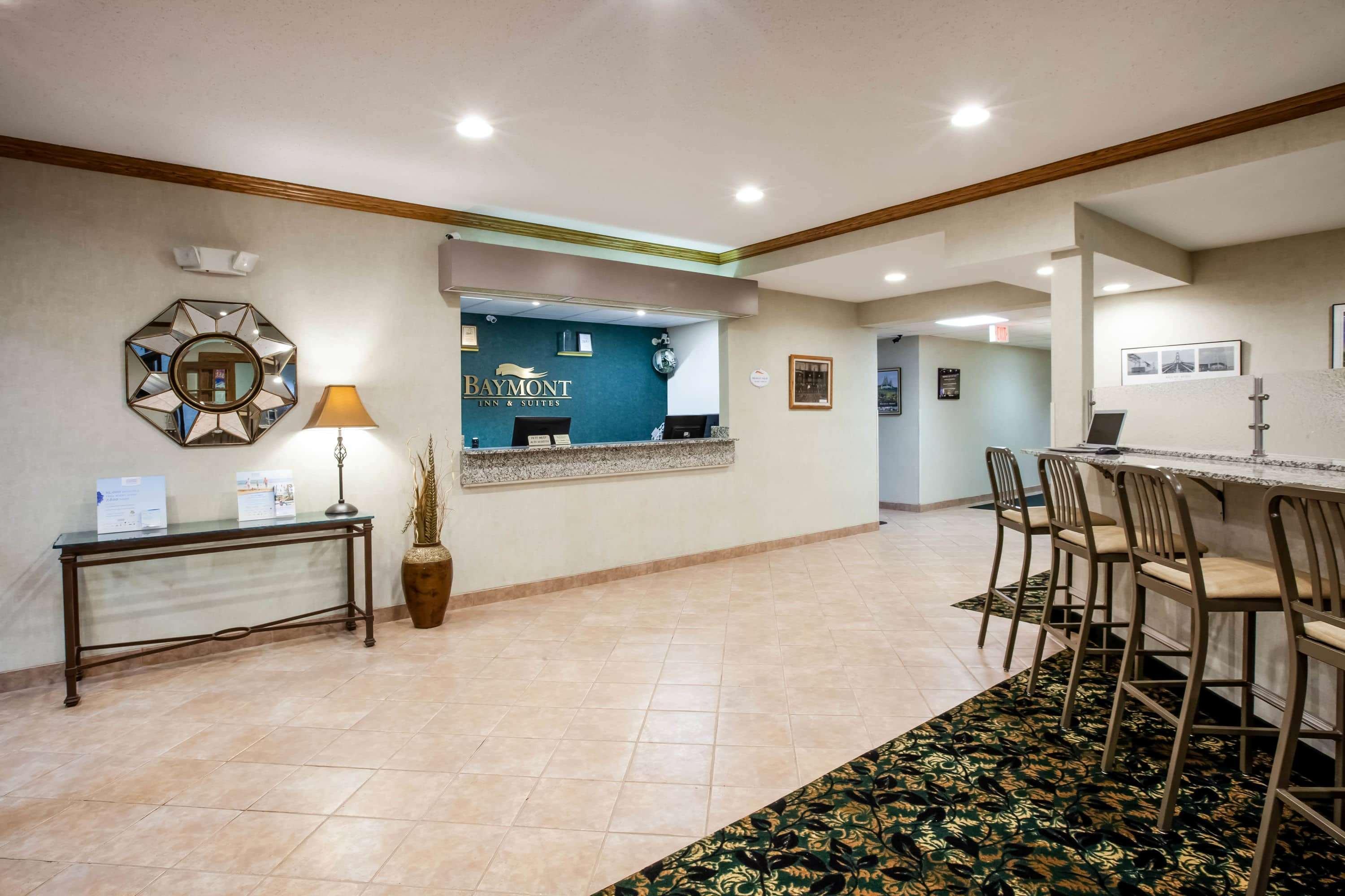 Baymont By Wyndham Mackinaw City Exterior foto
