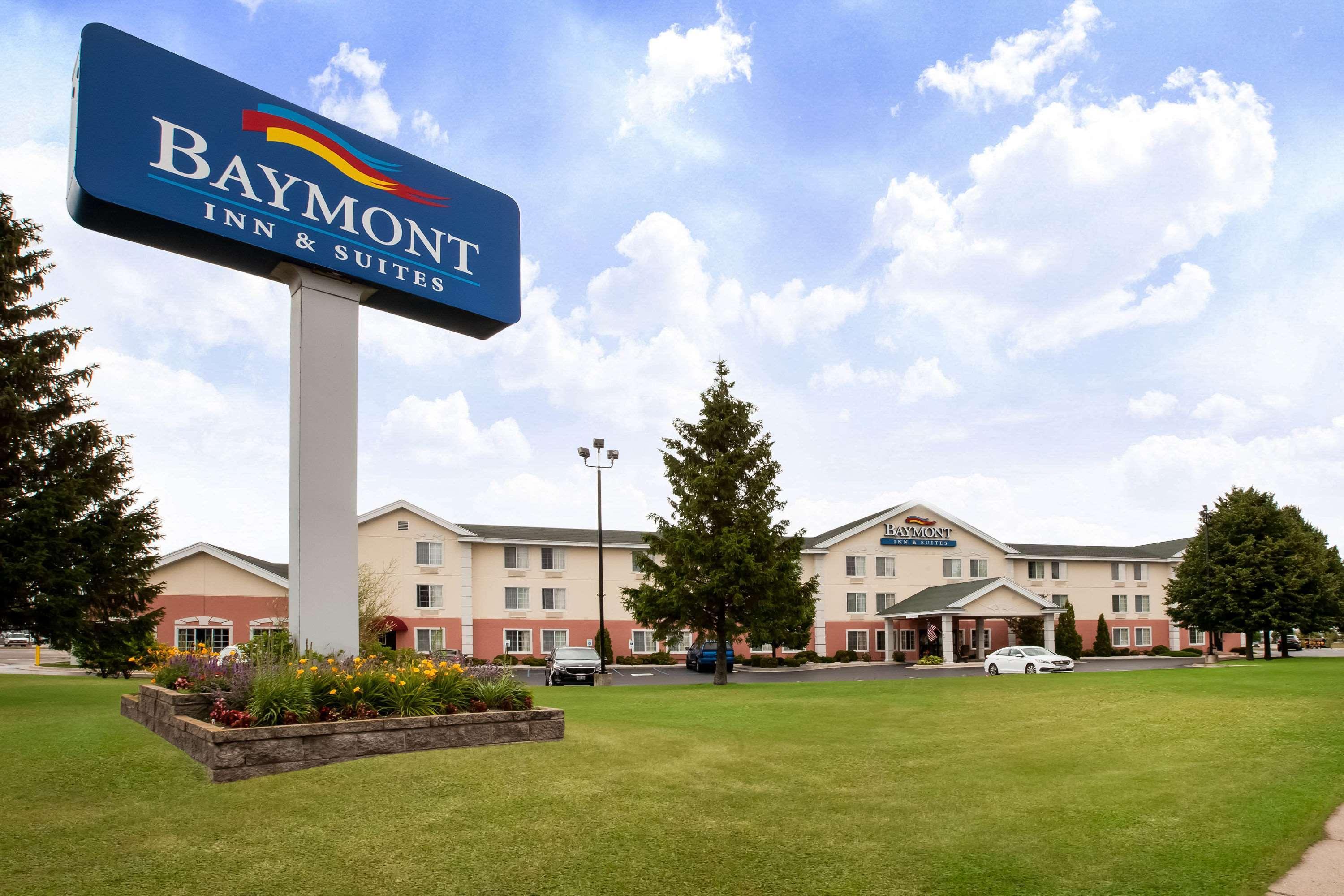 Baymont By Wyndham Mackinaw City Exterior foto