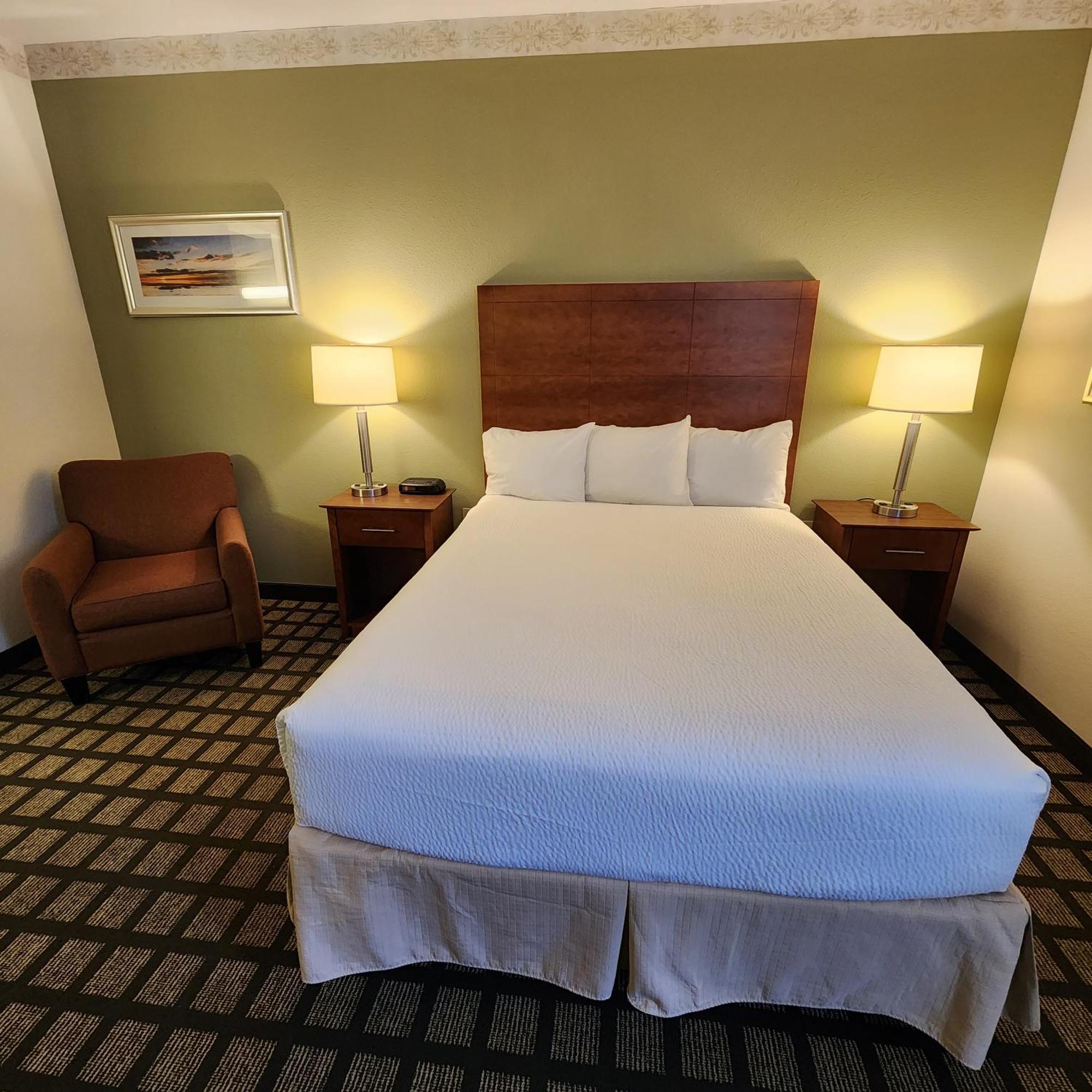 Baymont By Wyndham Mackinaw City Exterior foto