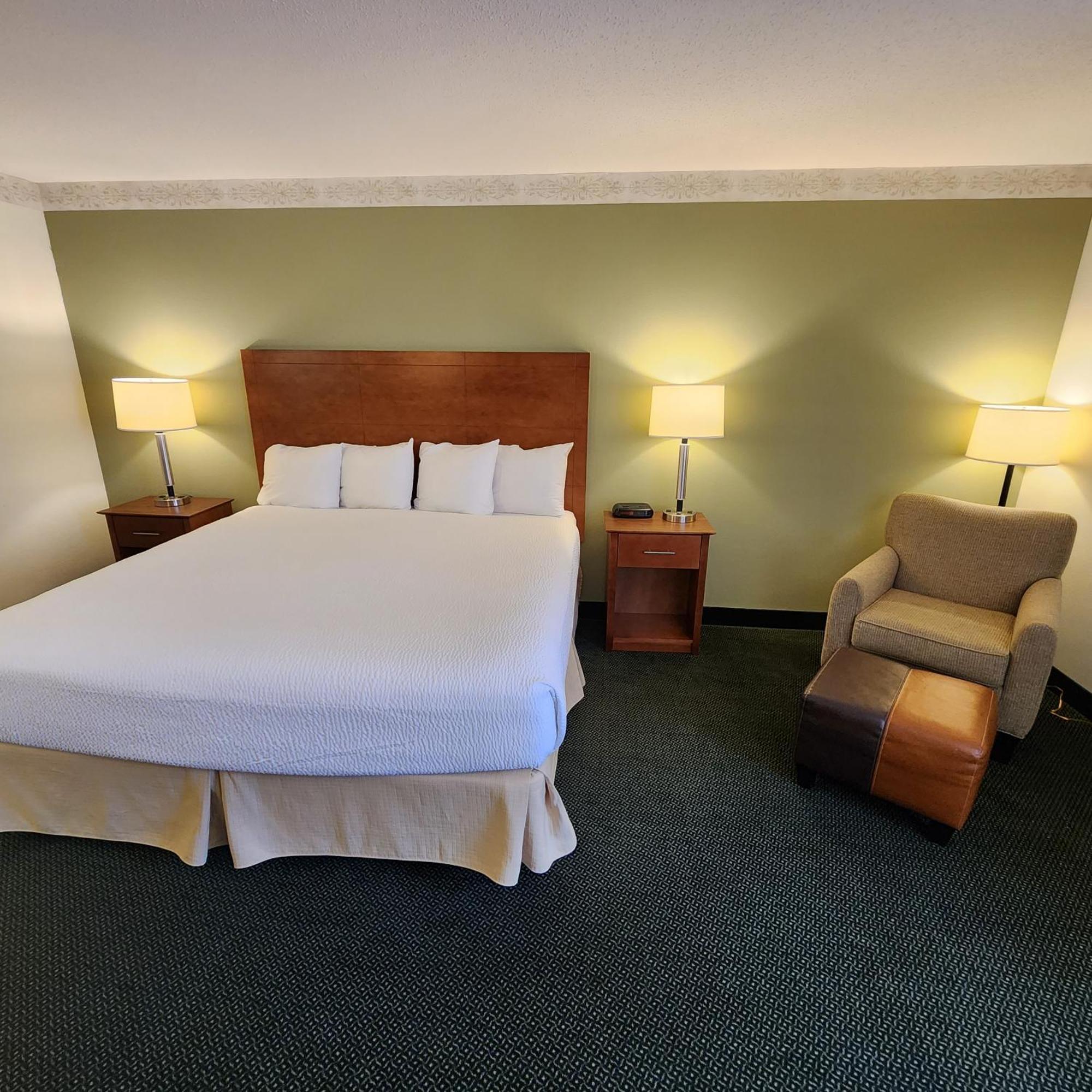 Baymont By Wyndham Mackinaw City Exterior foto