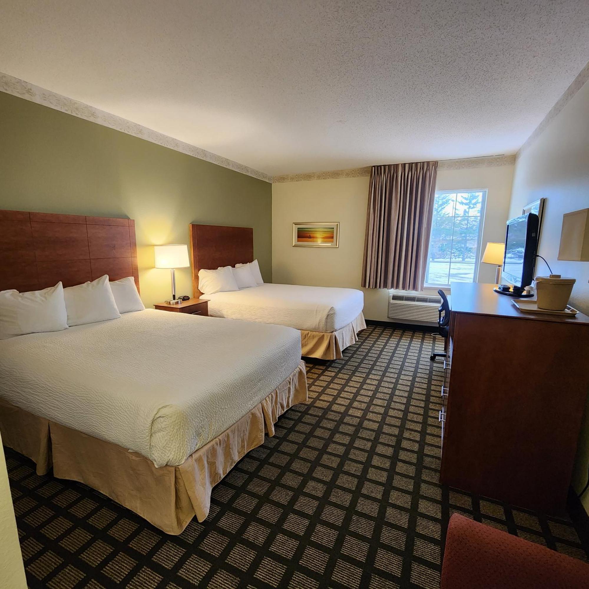 Baymont By Wyndham Mackinaw City Exterior foto