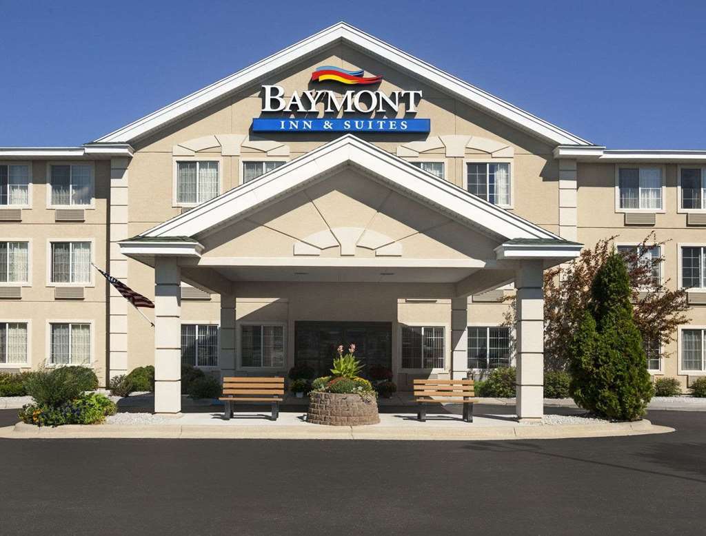 Baymont By Wyndham Mackinaw City Exterior foto